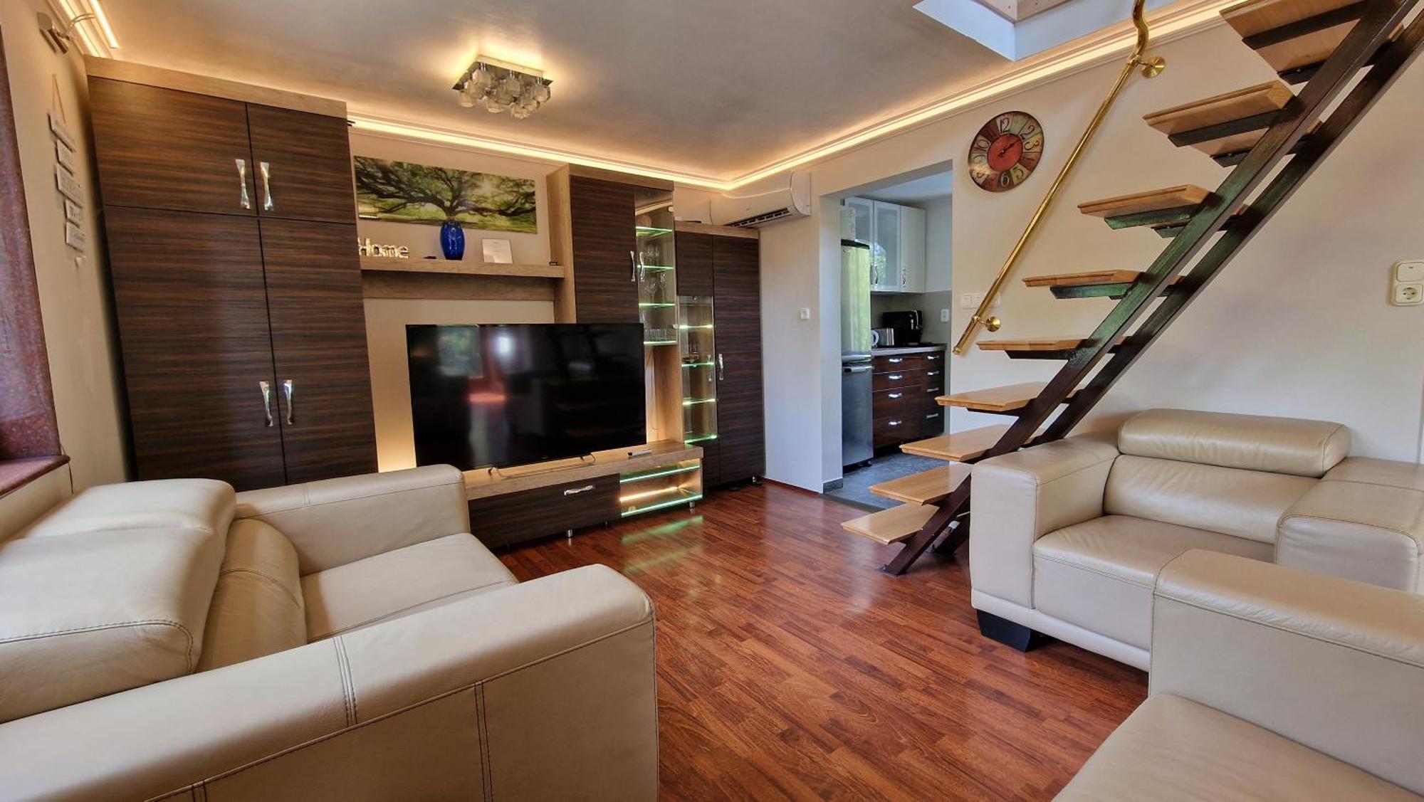 Pilis Hills View Deluxe House With Pool & Ac Near Bp Villa Pilisszentivan Dış mekan fotoğraf